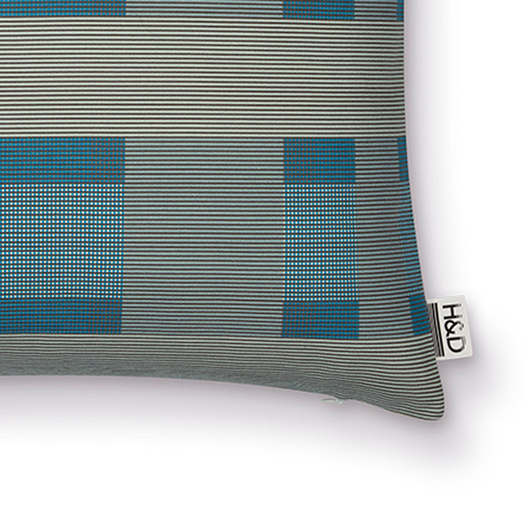 Check No.1 : Checkered Cushion
