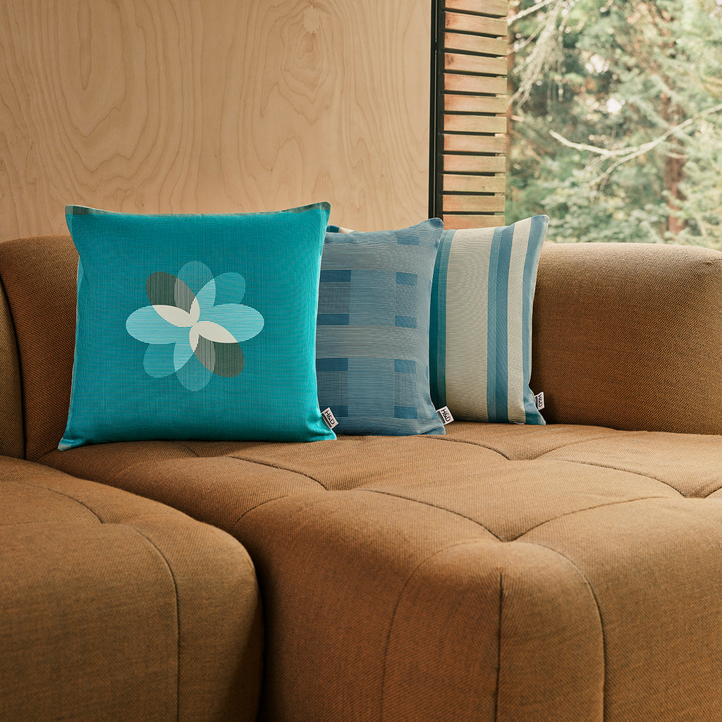 Check No.1 : Checkered Cushion